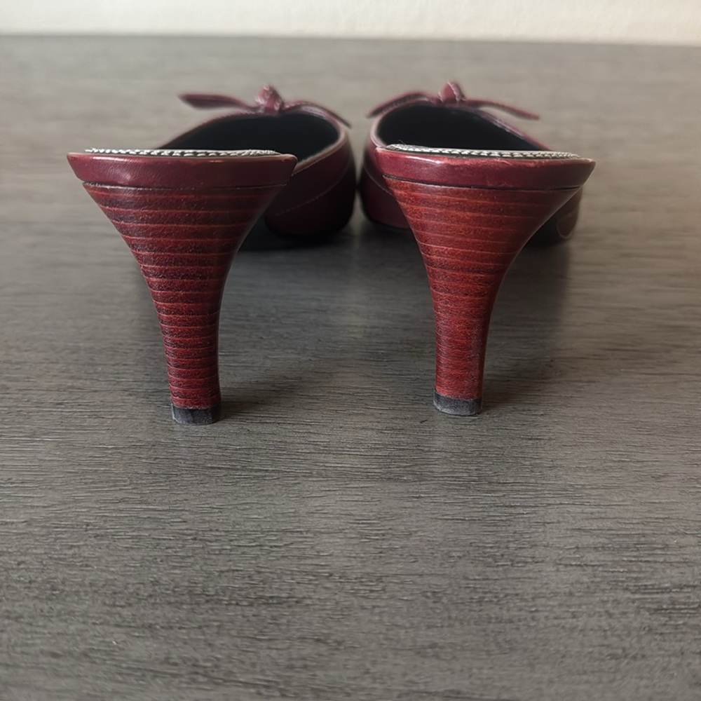 Elegant Burgundy Leather Cole Haan Heels - Picture 4 of 9
